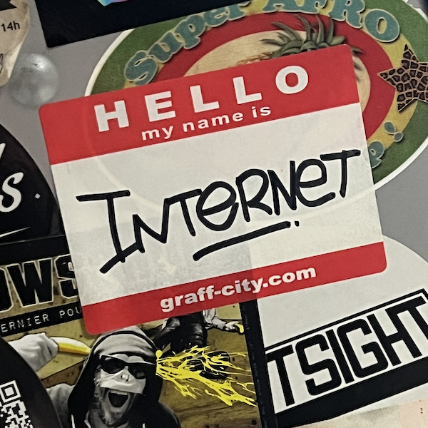Un sticker 'Internet'